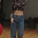 이런 바지 안 어울리는게 통<b>허리</b>라서 그런거야 ?