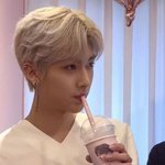 [ZB1] <b>루키</b>단 손!