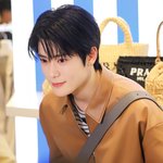 오늘 엔시티 재현 프라다 행사 (<b>ft</b>.흑발)