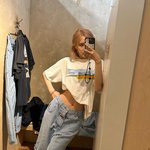 로제가 이런 스타일로 자주 옷을 <b>입지</b> 않는 이유가 뭘까요?