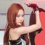 <b>윈터</b> 진짜 몸 개얇다