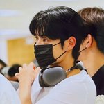 [ZB1] 들어가서 <b>옷</b> 벗은 거 개죠아