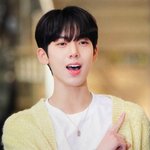 [모두드루와] <b>한유진</b> 노란가디건 뭐임ㅋㅋㅋㅋㅋㅋㅋ