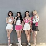 에스파 <b>핑크</b> <b>옷</b> 이쁜거같은데