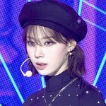 윈터는 웃을 때랑 무표정일때 <b>갭</b>차이