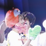 [NCT드림] 진짜 <b>이사진</b>만 5분째 빤히보고있음