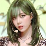 윈터 <b>초록</b>머리도 어울림 (포샵해 봄)