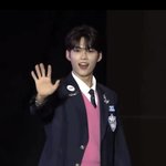 [ZB1] 성한빈 <b>핫핑크</b> 신기함