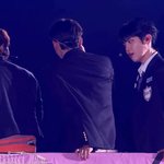 [ZB1] 매튜 공 다 던져서 <b>수건</b> 던지려고 했는데 태래가 안된다고...