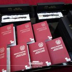 방탄도 빨간 <b>여권</b> 있잖아