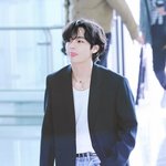 셀린느 행사 참석 차 <b>파리</b>로 출국한 방탄소년단 뷔 얼굴