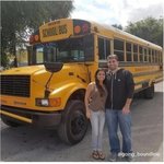 캠핑카로 <b>개조</b>한 천조국의 스쿨버스