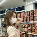 전원이 센터<b>재질</b>인 르세라핌
