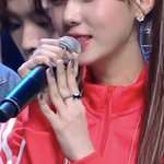 윈터 손톱 <b>실종</b>