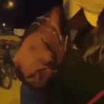 [모두드루와] <b>뷔</b> 파리에서 <b>팬</b>들한테 싸인하는  영상 뜸