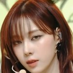 윈터 머리색처럼 염색할건데 <b>탈색</b>해야돼?