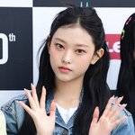 해린 진짜 데뷔초같다