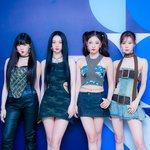 블랙 카리나 <b>어서</b>오고