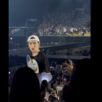 콘서트 <b>팬</b>들 전광판