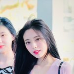 있지 <b>유나</b> 출국 사진 피지컬 대박인 듯..ㄷㄷ