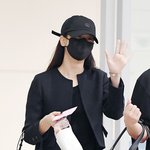 얘들아 지수 좀 봐.. 너무 연예인이다