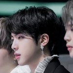 하이브 극과 극의 비주얼 <b>취향</b> 라인