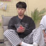 한 손으로 사과 쪼개기 하는 김숙 (<b>feat</b>. 이찬원)