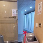 [댓글부탁해] ﻿헬스장 여자샤워실에서 남자에게 알몸 공개 당했습니다...