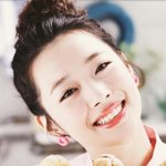 요즘 윗입술 <b>도톰</b>한 게 그렇게 이뻐보임