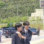 [ZB1] 규빈이랑 태래는 걍 <b>산책</b>나와서 신난 강아진데?