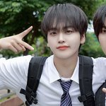 크래비티 <b>송형준</b> 교복 입은거