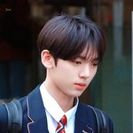 [ZB1] 한유진 교복 <b>vs</b> 정장