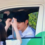 [ZB1] 수정받을 <b>때</b> <b>눈</b> 꼬옥 감는 거