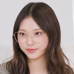 <b>해린</b> 얼굴 변한거 같지 않아?