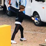 [ZB1] 태래 신발만 <b>보여</b>