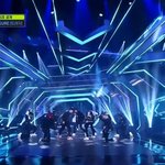 나 남돌 <b>파란색</b> 무대 좋아함