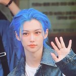 [스키즈] <b>용복이</b> 파란머리 너무 비현실적으로 잘생겼다