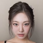 <b>진심</b> 닝닝은 화장법 바꿔야함