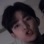 [ZB1] 저..<b>입술</b> 갖다대도 돼요?