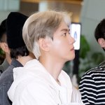 오늘자 엑소 <b>공항</b>사진