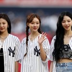 [드루와] 에스파 <b>닝</b><b>윈</b>카 3명 뉴욕양키스에서 시구했는데 왜케 늙어...