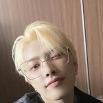 에이티니 있어? 한번만 들어와조