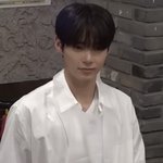 [ZB1] <b>성한빈</b> 조금 먹어서 맘 아픈데 너무 잘생겨서 할 말 잃음