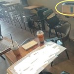 카페에 <b>프린터</b>기 들고 온 손님은 6년 만에 처음 봅니다