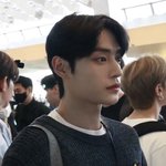 [ZB1] 와 <b>김지웅</b> 진짜 잘생겼네