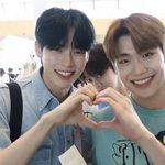 [ZB1] <b>천안</b>즈 가운데 똥강아지가 있는데요