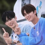 [ZB1] 이 <b>예의</b>바른 하나만 주세여 뭐야