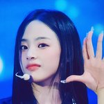 위버스콘 뉴진스 데뷔초 느낌나네