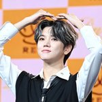 렌 (<b>최민기</b>) 솔로 데뷔 쇼케이스 기사 사진