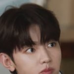 [ZB1] 장하오 눈이 얼굴의 <b>절반</b>이야